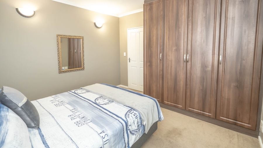 6 Bedroom Property for Sale in Rouxville Western Cape